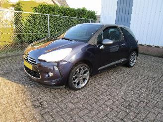 Vaurioauto  passenger cars Citroën DS3 1.2 VTI Clima Radio/CD 2016/1
