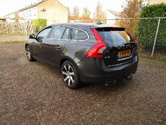 Volvo V-60 2.4 D6 AWD Summum Schadevrij picture 2