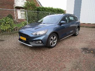 krockskadad bil auto Ford Focus 1.0 Hybride Camere Navi 6-Bak 2020/10