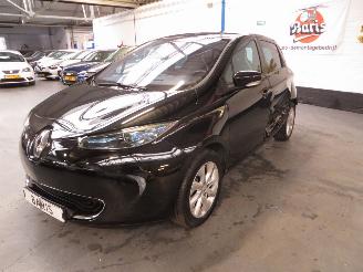 Damaged car Renault Zoé Q210 ZEN   EX ACCU PAKKET 2015/10