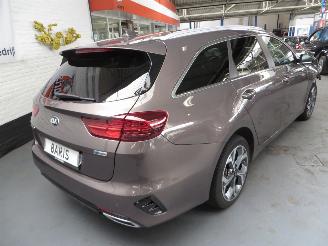 Coche accidentado Kia Ceed 1.6gdi hybrid automaat 2020/12