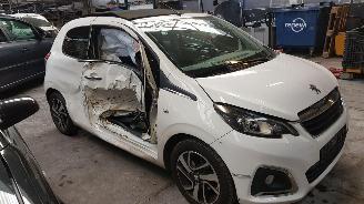 Peugeot 108 1.0 e-VTI Allure Top! picture 3