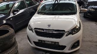 Peugeot 108 1.0 e-VTI Allure Top! picture 2