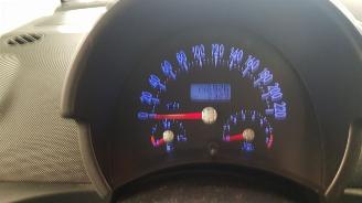 Volkswagen Beetle 1.6 CABRIO  BENZ 1.595CC 75KW 102PK picture 10