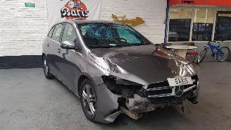 Mercedes B-klasse 1.3 B-160 TURBO 16V  BENZ 1.332CC 80KW 109PK picture 3