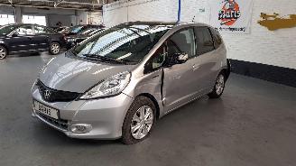 Schadeauto Honda Jazz 1.3 VTEC 16V HYBRID AUT  ELEKTRISCH BENZ 1.339CC 75KW 102PK 2014/3