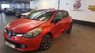 škoda osobní automobily Renault Clio 0.9 ENERGY TCE 12V 4DRS BENZ 898CC 66KW 90PK 2013/9