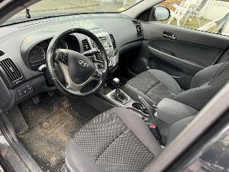 Hyundai I-30 i30 CW 1.4i Blue Dynamic  80 kW / 109 PK(MOTORSCHADE) picture 7