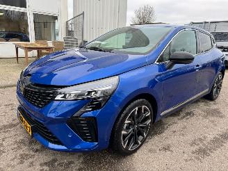 krockskadad bil auto Renault Clio 1.6 AUTOMAAT E-Tech Full Hybrid 145 esprit Alpine BJ 2024 3.100 KM 2024/6