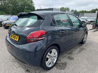 Peugeot 208 1.2 PureTech Signature BJ 2019 picture 5