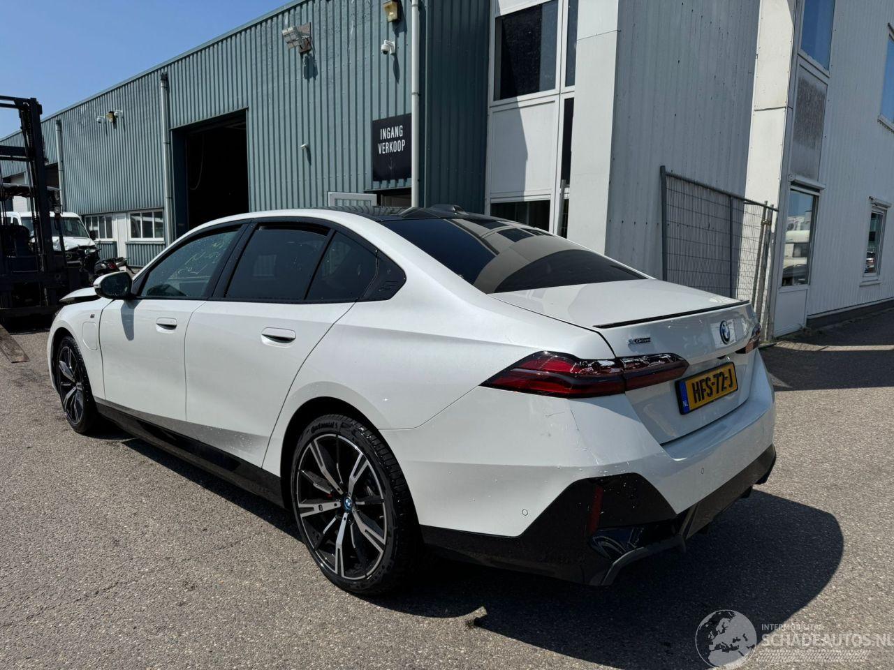 BMW 5-serie 550e xDrive 375 kw bj 2025