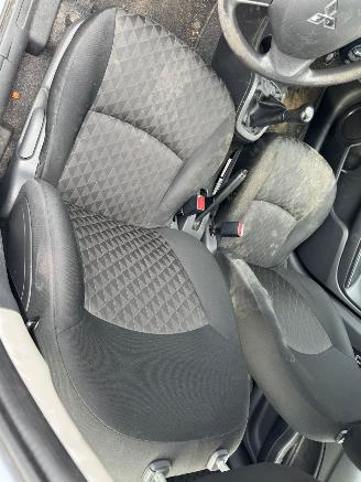 Mitsubishi Space-star 1.0 Cool+ picture 10