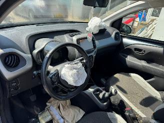 Toyota Aygo 1.0 VVT-i x-play picture 8