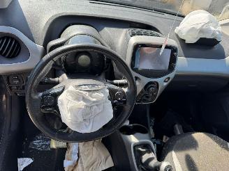 Toyota Aygo 1.0 VVT-i x-play picture 9