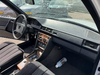 Mercedes E-klasse 200-500 AUTOMAAT (W124) 200 BJ 1988 141.353 KM picture 14