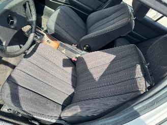 Mercedes E-klasse 200-500 AUTOMAAT (W124) 200 BJ 1988 141.353 KM picture 11