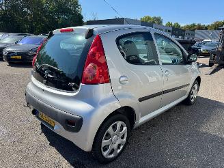 Peugeot 107 Peugeot 107 1.0-12V Urban Move picture 5