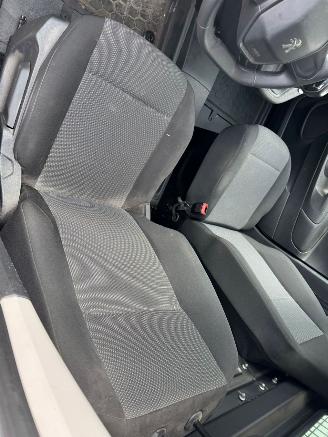 Peugeot Partner 1.5 BlueHDI Premium picture 16