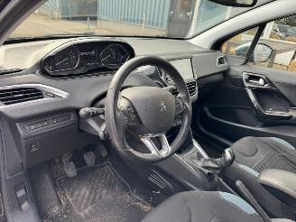 Peugeot 208 1.2 PureTech Allure BJ  2010 142.305 KM picture 7