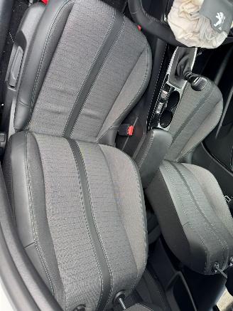 Peugeot 208 1.2 AUTOMAAT PureTech Allure Pack BJ 2022 32.596 KM picture 11