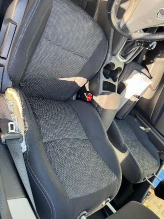 Nissan Qashqai 1.2 Connect Edition BJ 2015 86.370 KM picture 13