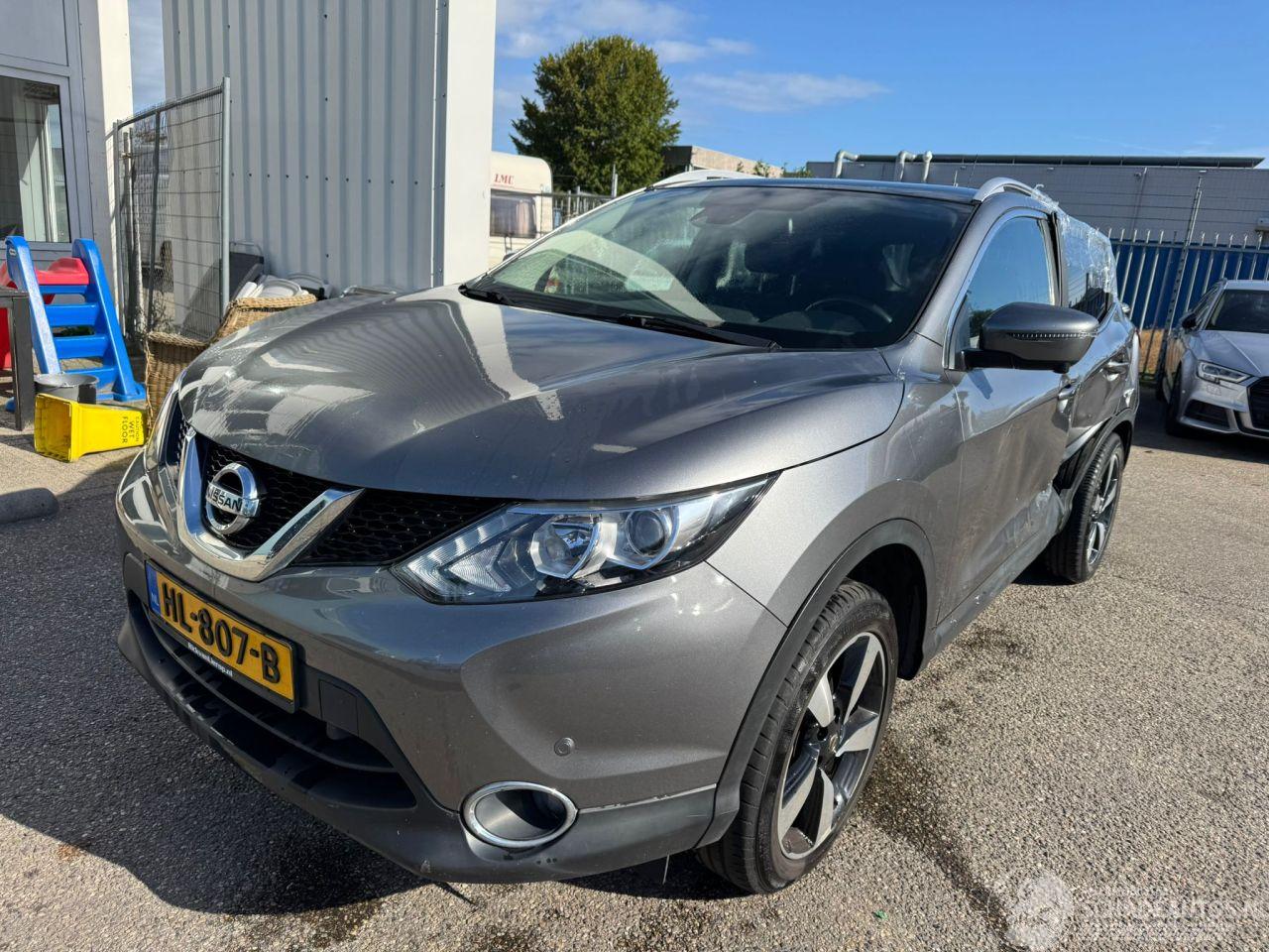 Nissan Qashqai 1.2 Connect Edition BJ 2015 86.370 KM