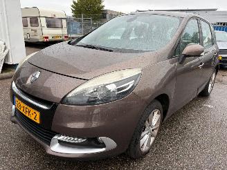 skadebil auto Renault Scenic 1.4 TCe Expression 2012/6