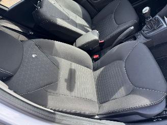 Renault Clio Estate 0.9 TCe Limited picture 15