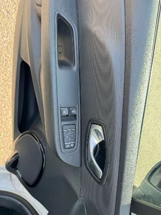 Renault Clio Estate 0.9 TCe Limited picture 14