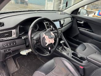 Kia Niro 1.6 GDi Hybrid First Edition picture 13