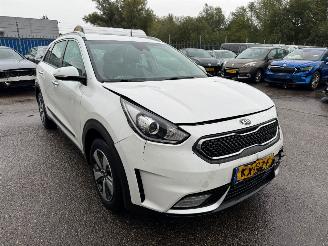 Kia Niro 1.6 GDi Hybrid First Edition picture 6