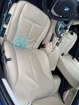 BMW 3-serie 318i Luxury Edition Automaat picture 22