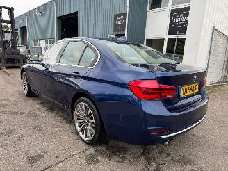 BMW 3-serie 318i Luxury Edition Automaat picture 3