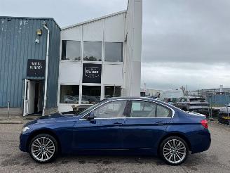 BMW 3-serie 318i Luxury Edition Automaat picture 2