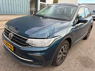 Volkswagen Tiguan 1.5 TSI R-Line Business+ AUTOMAAT picture 2
