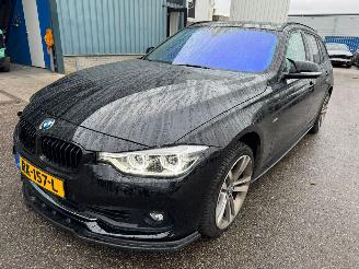 Unfallwagen BMW 3-serie Touring 320i Corporate Lease High Executive AUTOMAAT 2017/12