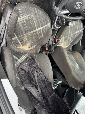 Opel Corsa 1.4 Edition picture 16