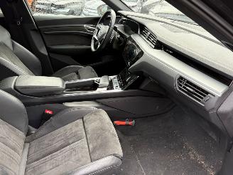 Audi E-tron 55 quattro Business edition Plus 95 kWh AUTOMAAT picture 14