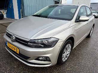 krockskadad bil auto Volkswagen Polo 1.0 TSI AUTOMAAT Comfortline BJ 2018 117.364  KM 2018/8