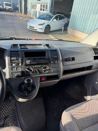 Volkswagen Transporter 2.5 TDI 300 BJ 2005 302.203 KM picture 9
