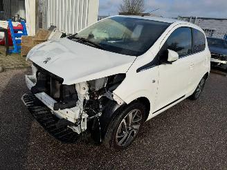 krockskadad bil auto Peugeot 108 1.0 e-VTi Allure 2021/10