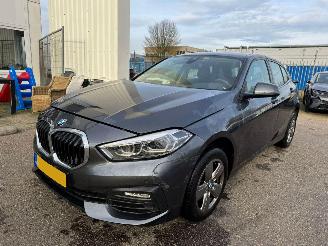 uszkodzony samochody osobowe BMW 1-serie 118i Business Edition 2021/11