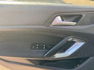 Peugeot 308 1.6 BlueHDi Blue Lease Premium picture 17