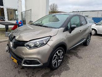 skadebil auto Renault Captur 1.2 TCe Dynamique AUTOMAAT 2014/6