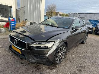 Voiture accidenté Volvo V-60 2.0 T5 Momentum 250 PK AUTOMAAT 2018/10