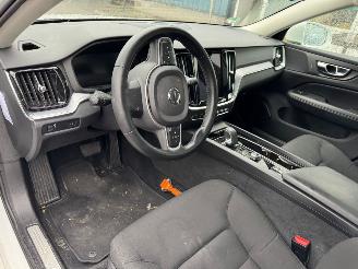 Volvo V-60 2.0 B3 AUTOMAAT BJ 2022 Momentum Busines picture 14