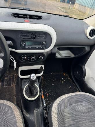 Renault Twingo 1.0 SCe Collection BJ 2017 216.850 KM picture 14