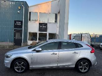 Volvo V-40 2.0 D4 R-Design Business picture 2