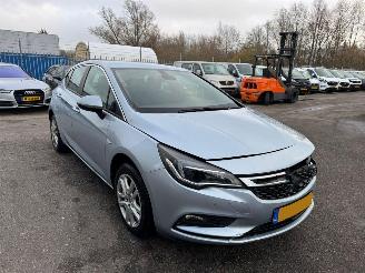 krockskadad bil auto Opel Astra 1.0 Business+ 2016/9