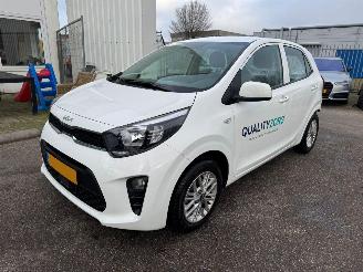 Schadeauto Kia Picanto 1.0 DPi DynamicLine 2023/11